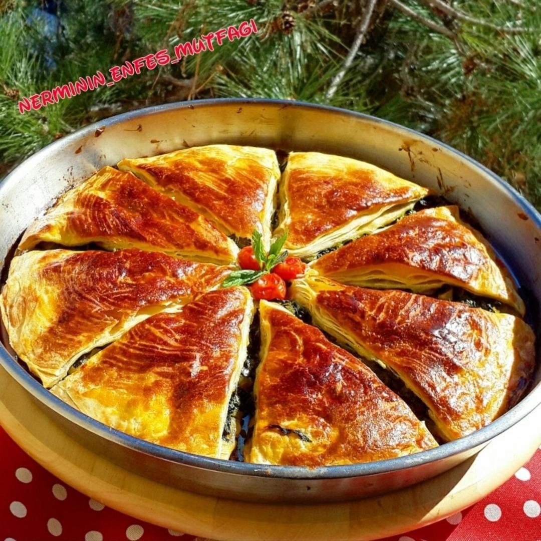 Ispanaklı Açma Börek