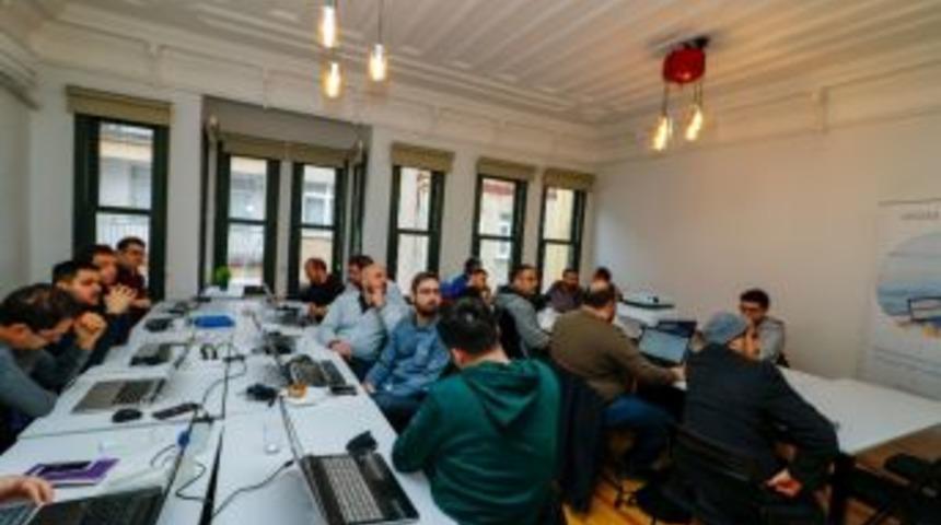 T&uuml;rkiye&rsquo;de Yaşayıp Amerikalı Teknoloji Şirketlerinde &Ccedil;alışma Fırsatı