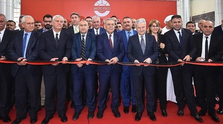 Uluslararası İzmir Mobilya Fuarı Kapılarını A&ccedil;tı