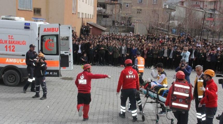 Hakkari&rsquo;de Ger&ccedil;eği Aratmayan Tatbikat