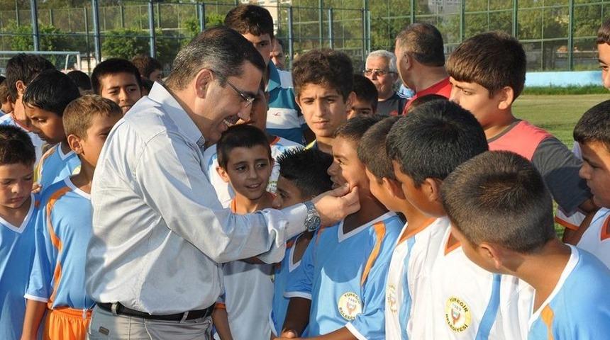 Y&uuml;reğir Belediyesi Mahalleler Arası Futbol Turnuvası D&uuml;zenliyor