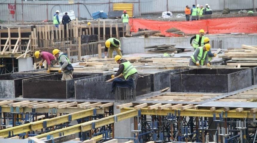 Kent Meydanı Ve Otopark Projesi Hızla İlerliyor