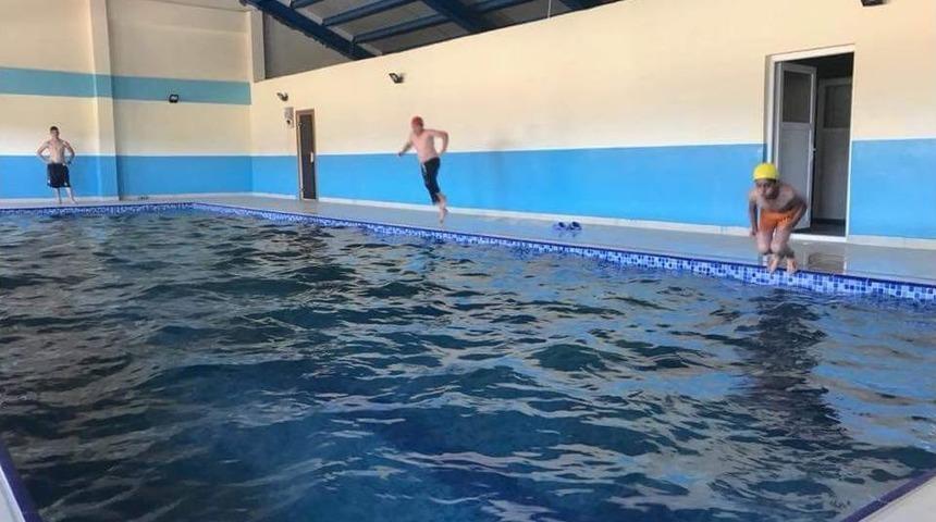 Demir&ouml;z&uuml; İl&ccedil;esinde Y&uuml;zme Havuzu B&uuml;y&uuml;k İlgi G&ouml;r&uuml;yor
