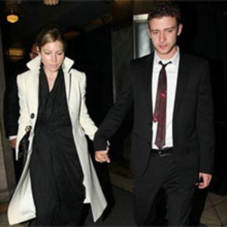 Aralarına Kara Kedi Giren &Ccedil;ift Kim?