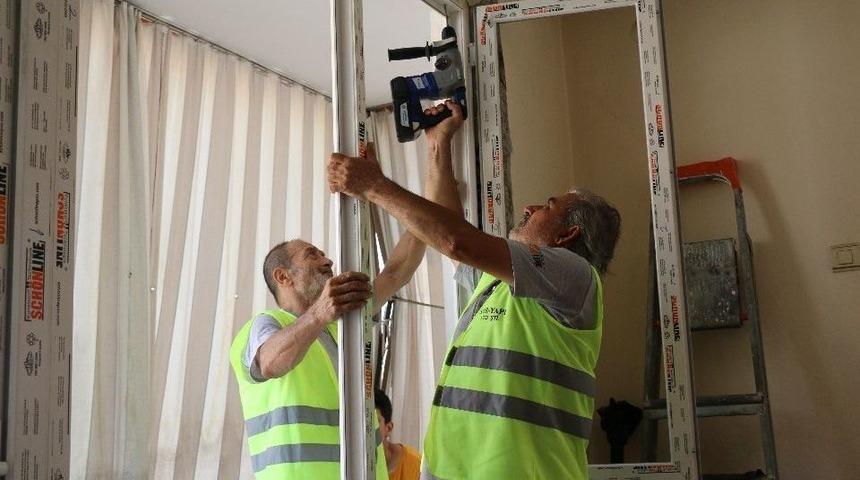 Engelli Vatandaşların Evlerini Engelsiz Hale Getiriliyor