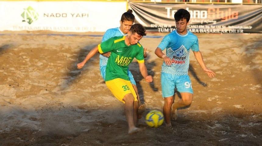 Plajda Futbol R&uuml;zgarı