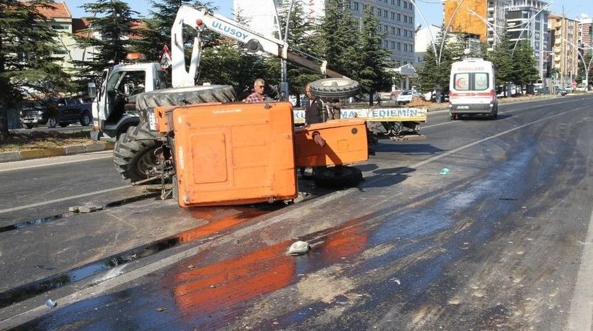 Uşak&rsquo;ta Trafik Kazası: 3 Yaralı