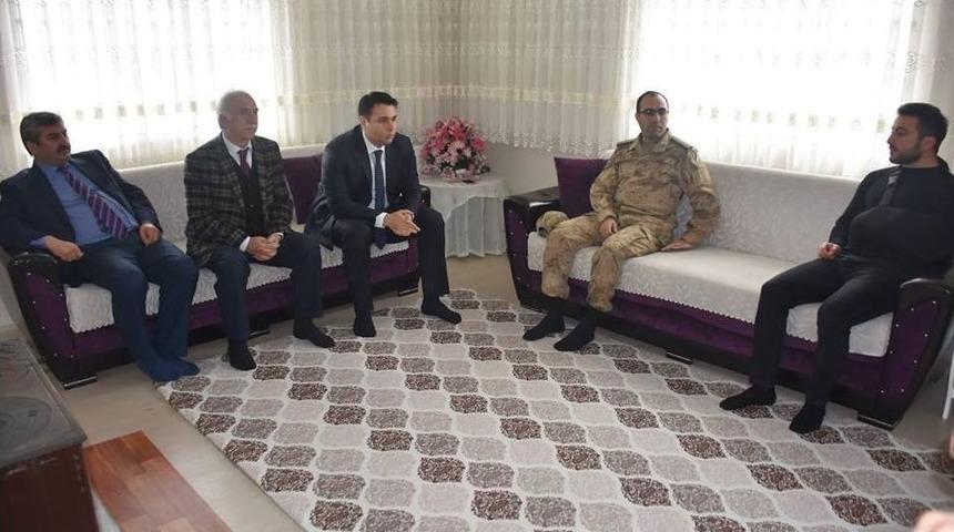 İl&ccedil;e Protokol&uuml;nden Afrin Gazisine Ziyaret