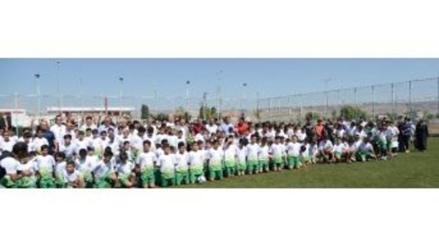 Kayseri Şeker Yaz Spor Okullarında 600 &Ouml;ğrenciye Kurs İmkanı