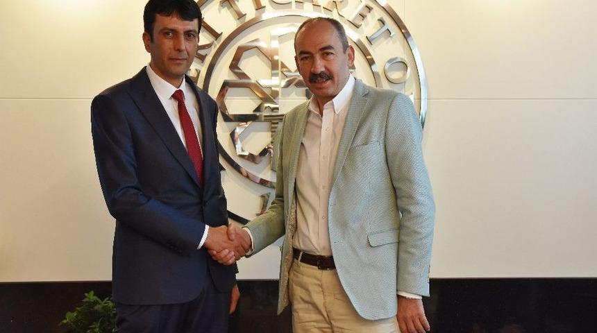 Mmo İle Kto Arasında İş Makinelerine Teknik Belge D&uuml;zenlemesi Protokol&uuml; İmzalandı