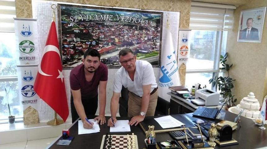 Vezirhan, Satranç Turnuvasına Hazırlanıyor