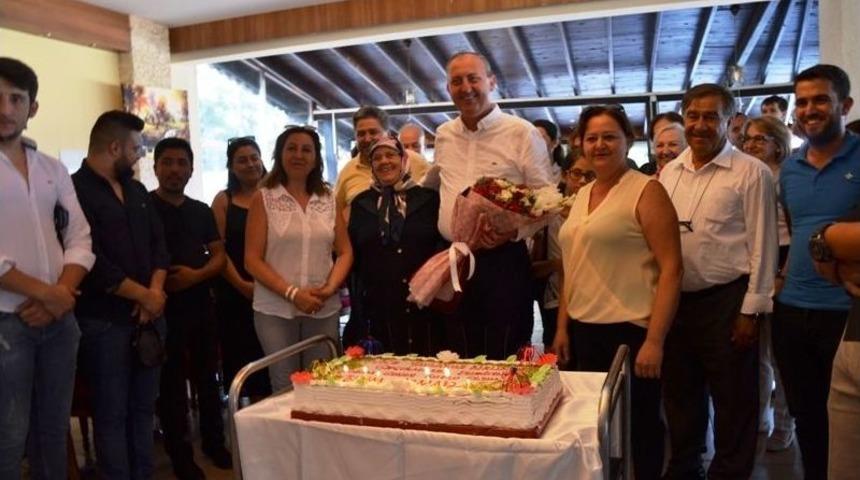 Biga Belediye Başkanı İsmail Işık&rsquo;a Doğum G&uuml;n&uuml; Kutlaması