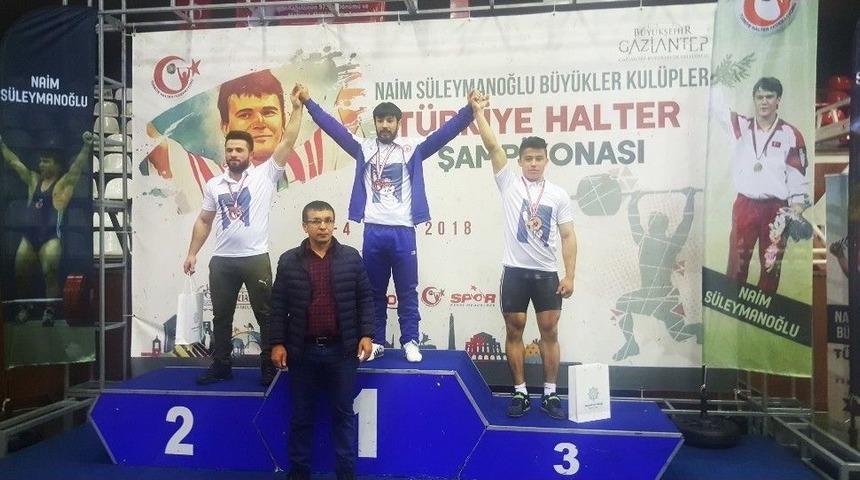 Pursaklar Halterde T&uuml;rkiye 3&rsquo;&uuml;nc&uuml;s&uuml; Oldu