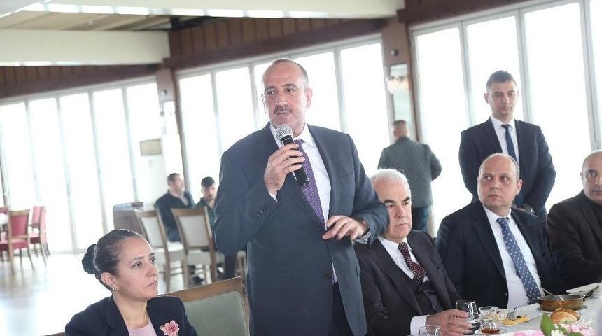 G&ouml;lbaşı&rsquo;nda Sevgi &Ccedil;i&ccedil;eği Buluşması