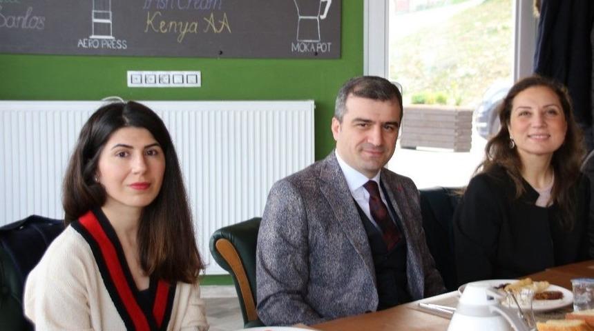 Başkan C&uuml;neyt Yemenici &Ouml;ğretim &Uuml;yeleriyle Bir Araya Geldi