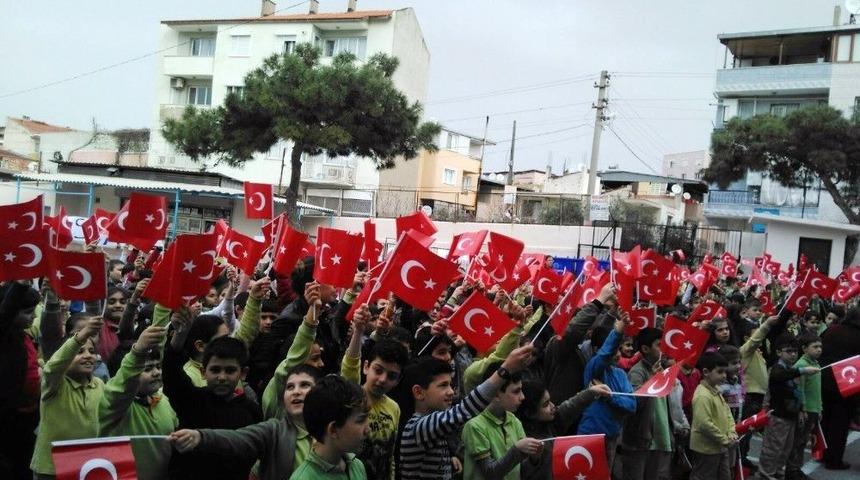 (&ouml;zel Haber) Cepheden İzmirli Miniklere Anlamlı Mesaj