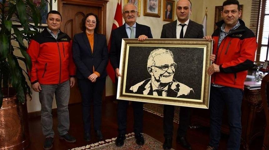 Down Sendromlular Başkan Yılmaz&rsquo;ı Resmetti