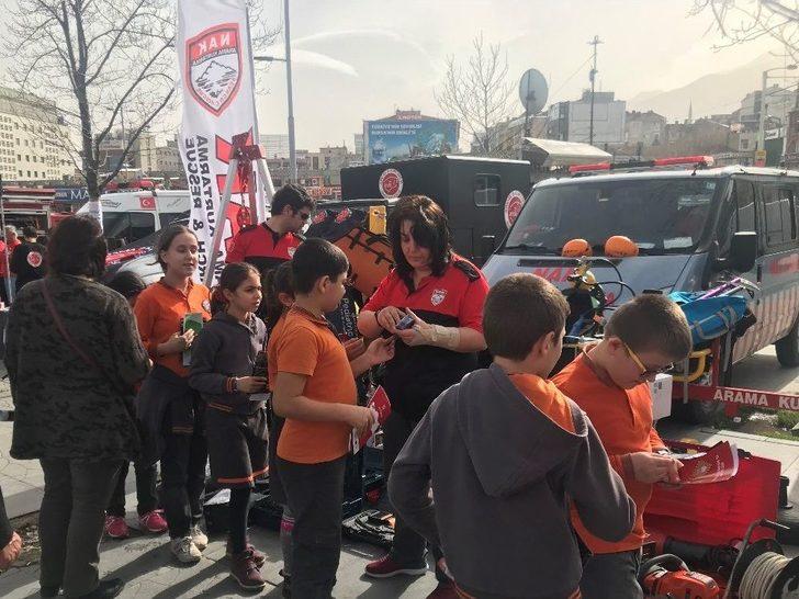 Deprem Haftası’nda Arama Kurtarma Ekipleri Halkla Buluştu G3