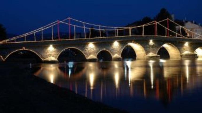 Tarihi Taş K&ouml;pr&uuml; Restore Edilecek