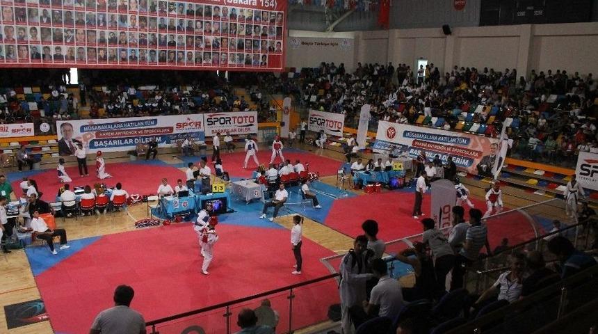 Bin 700 Sporcunun Katıldığı Şampiyona &Ccedil;ankırı&rsquo;da Başladı