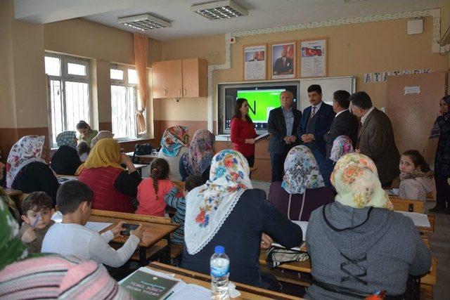 Şehzadeler’de Okuma Yazma Seferberliğine Büyük İlgi