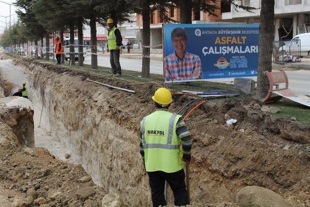 Korkuteli Hastane Yolunda Alt Yapı Çalışması