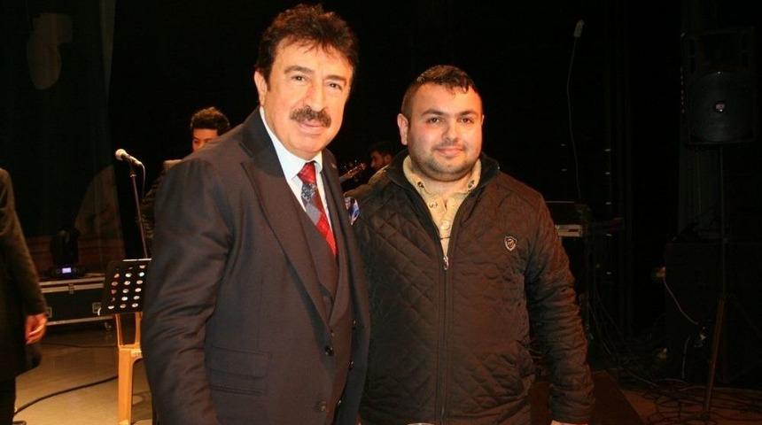 Ahmet Sel&ccedil;uk İlkan&rsquo;dan &Ccedil;aycuma Konseri