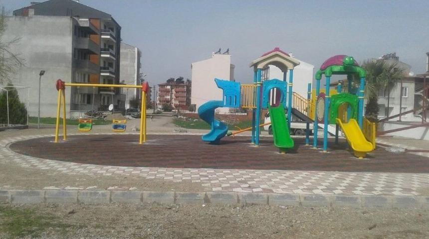 Burhaniye&rsquo;de &Ccedil;ocuklara Yeni Nesil Oyun Parkları