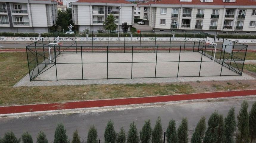 Adapazarında 14 Mahalleye 16 Adet Spor Sahası Geliyor