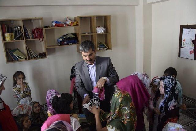 Başkan Asya, &Ccedil;ocuk Kursiyerleri &Ouml;d&uuml;llendirdi 2