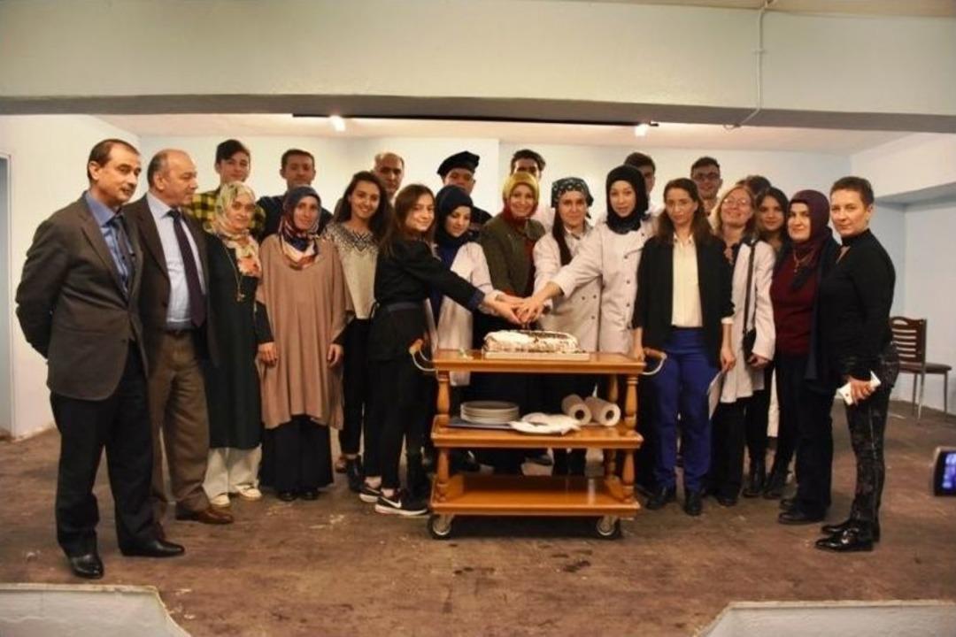 Gen&ccedil; Aş&ccedil;ı Ve Baristalar Yarıştı