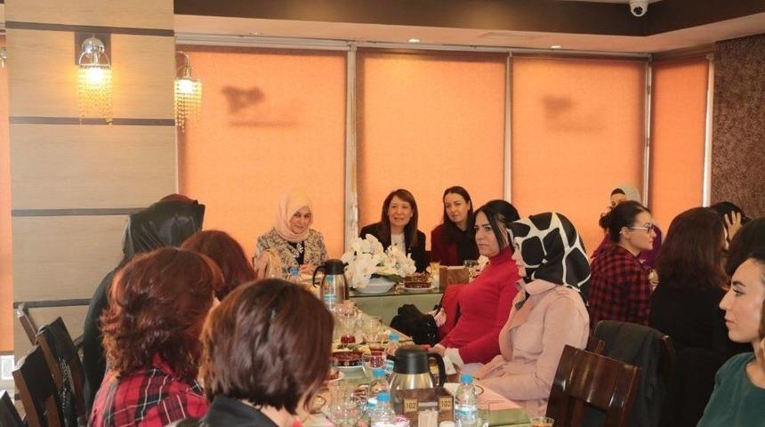 Ak Parti Kadın Kollarından Kadınlar G&uuml;n&uuml; Programı