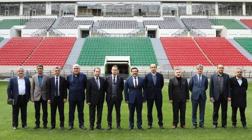 Başkan Atilla Yeni Stadyumu İnceledi