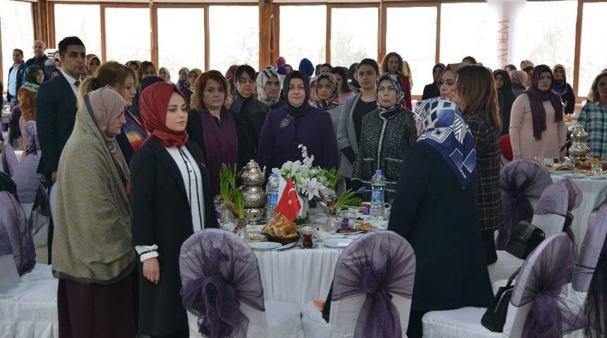 Atilla Kadınlarla Buluştu