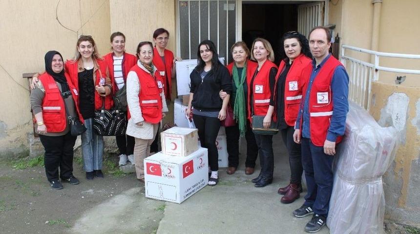 Evleri Yanan Ailelere Kızılay’dan Yardım
