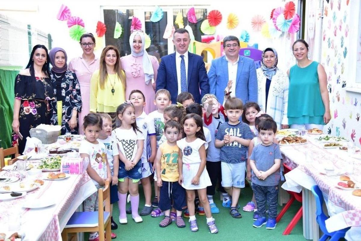 Vali Ve Belediye Başkanından Miniklere Ziyaret