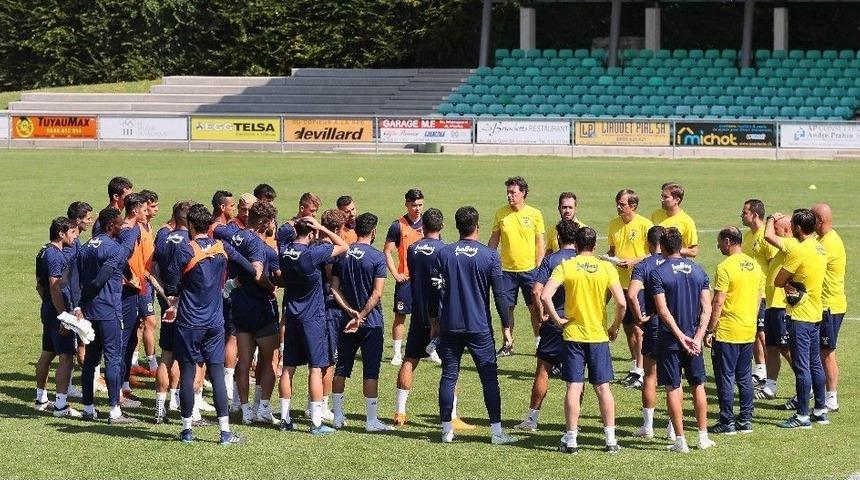 Fenerbah&ccedil;e Hazırlıklarını S&uuml;rd&uuml;r&uuml;yor