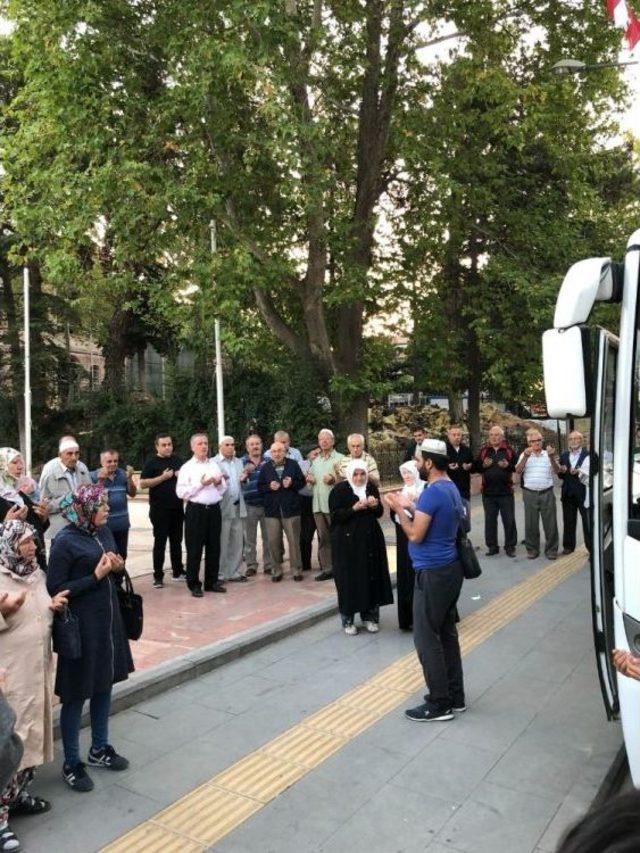 Bilecik’te 35 Kişilik Umre Kafilesi Kutsal Topraklara Uğurlandı 2