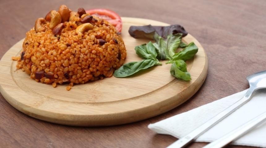 Kuruyemişli Bulgur Pilavı