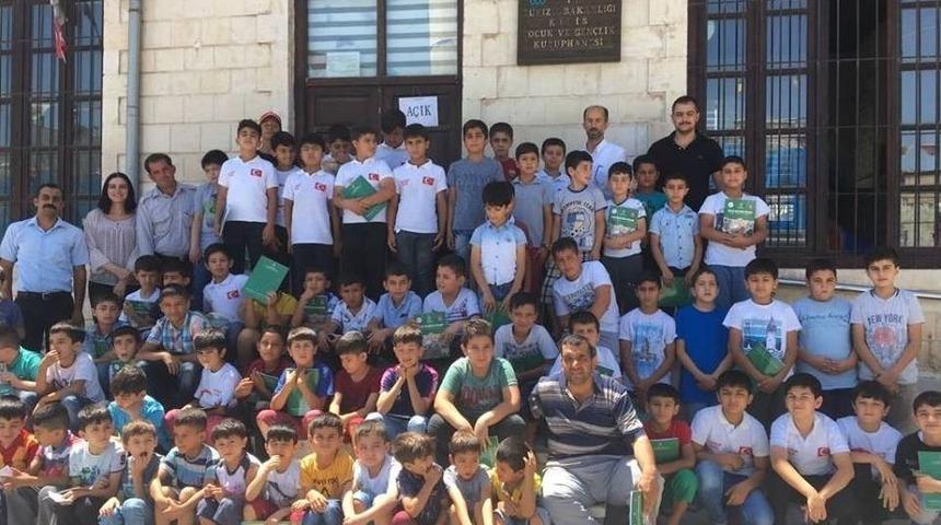 Kur&rsquo;an Kursu &Ouml;ğrencilerine K&uuml;t&uuml;phane Tanıtıldı