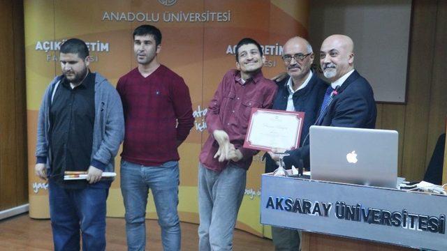 Anadolu Üniversitesi Aksaray’da Öğrencilere Başarı Belgelerini Verdi