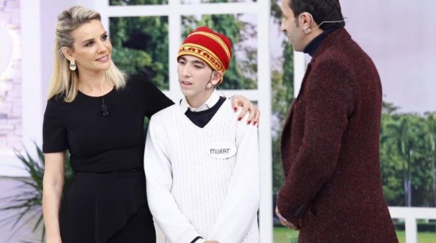 Esra Erol, &ldquo;kitaplar Yakılmasın&rdquo; Diyen Murat S&ouml;k&uuml;k&rsquo;&uuml;n Eğitim Masraflarını &Uuml;stlendi