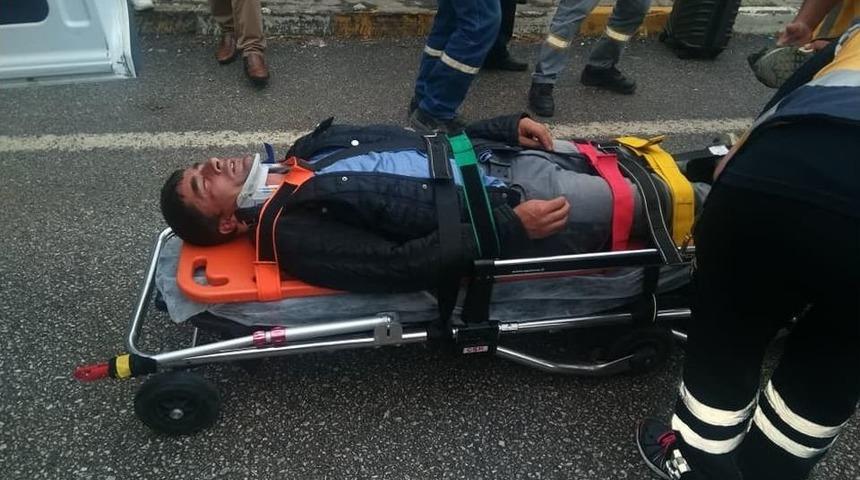 Karşıya Geçmek İsteyen Afgan’a Otomobil Çarptı