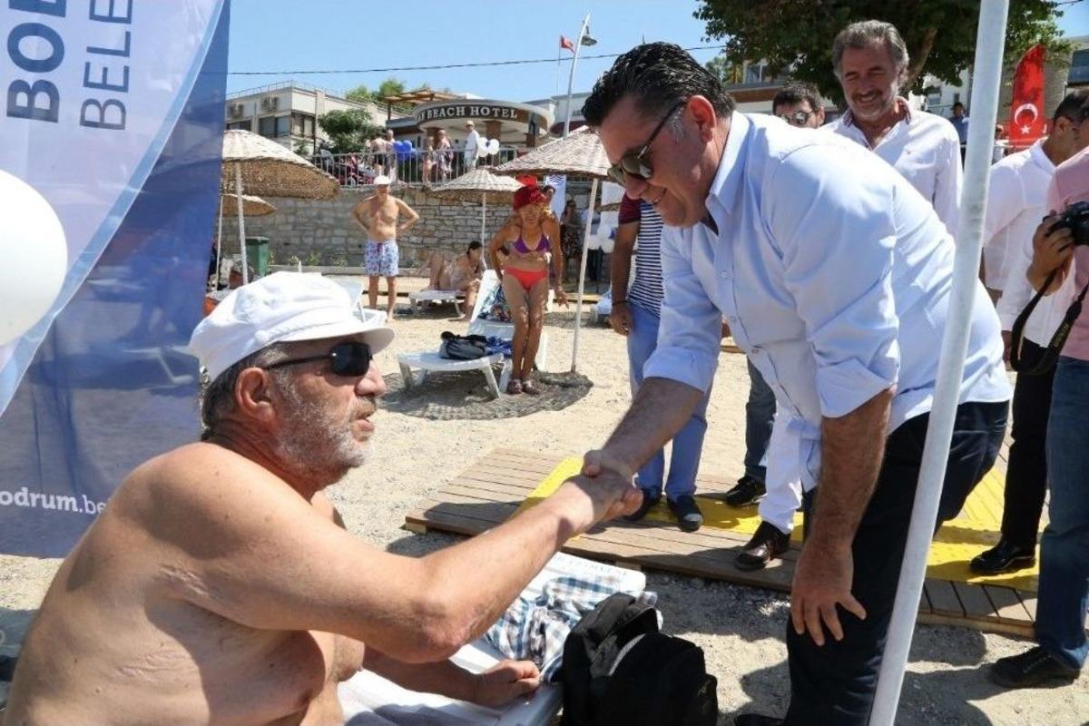 D&uuml;nyada Ve T&uuml;rkiye&rsquo;de İlk Olan G&ouml;rme Engelliler Y&uuml;zme Parkuru Bodrum&rsquo;da A&ccedil;ıldı