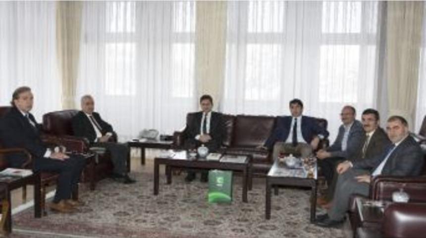 Yeşilay Y&ouml;netim Kurulundan Rekt&ouml;r &Ccedil;omaklı&rsquo;ya Ziyaret