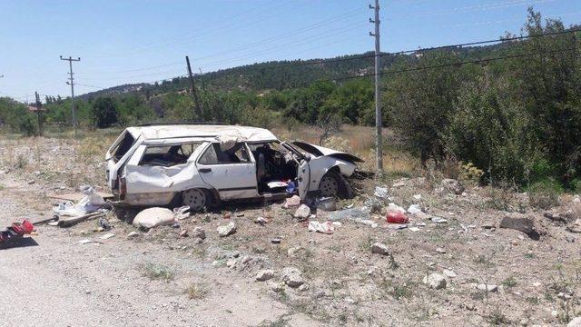 Denizli&rsquo;de Otomobil Takla Attı: 3 Yaralı 2