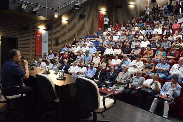 Düzce Üniversitesinde“teopolitik Açıdan 15 Temmuz” Paneli Düzenledi