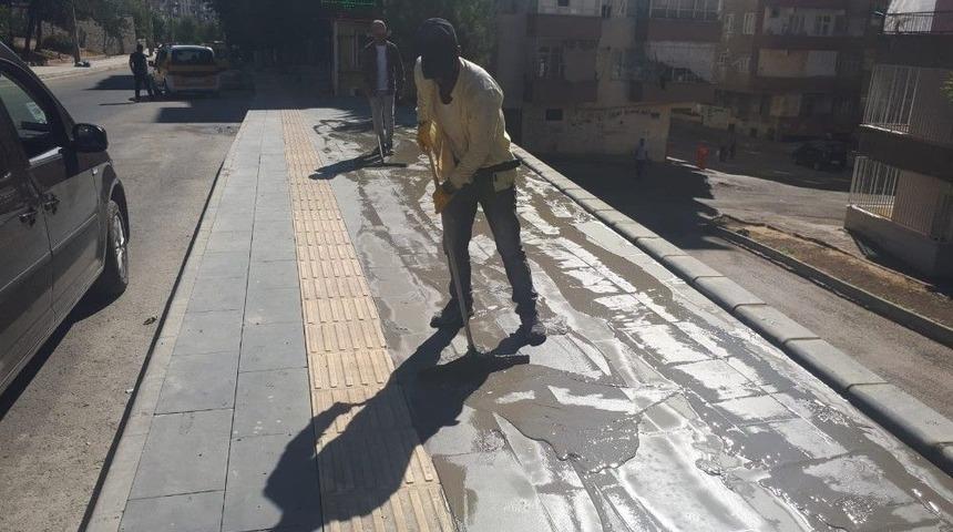 Yenişehir&rsquo;de Kaldırımlara Bazalt Taşı D&ouml;şeniyor