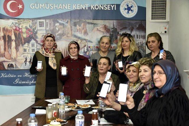 8 Mart Dünya Kadınlar Günü Nedeniyle Kent Konseyi Kadın Meclisi Üyesi Kadınlar Mehmetçik Vakfı’na Sms’le Bağış Yaptı