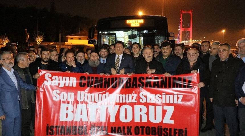 &Ouml;zel Halk Otob&uuml;s&uuml; İşletmecilerinden 15 Temmuz Şehitler K&ouml;pr&uuml;s&uuml; &Ccedil;ıkışında Eylem Yaptı